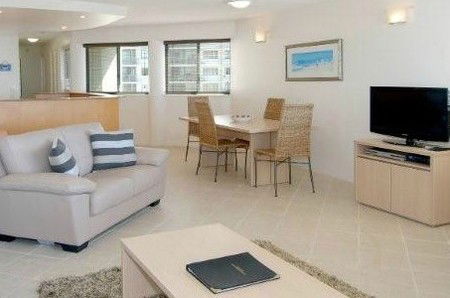 Malibu Mooloolaba - Perisher Accommodation 2