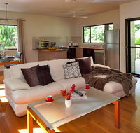 Misty Mountains Tropical Rainforest Romantic Retreat - Perisher Accommodation