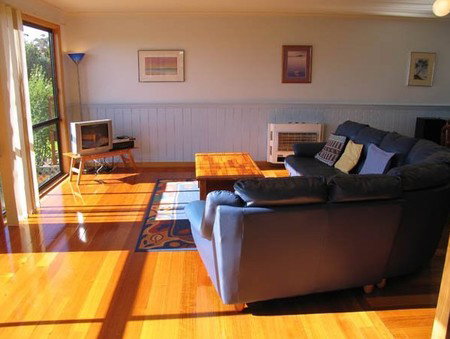 Lazy Wave Beach House - Perisher Accommodation 1