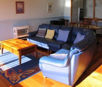 Lazy Wave Beach House - Perisher Accommodation 2