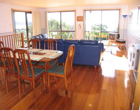 Lazy Wave Beach House - Perisher Accommodation 3