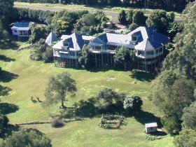 The Spotted Chook Ferme Auberge And Amelies Petite Maison - Perisher Accommodation 0