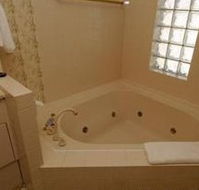 McNevins Warwick Motel and Gunyah Restaurant - Perisher Accommodation