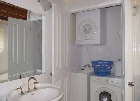 Cosy Cottage - Holiday Home - Perisher Accommodation 1