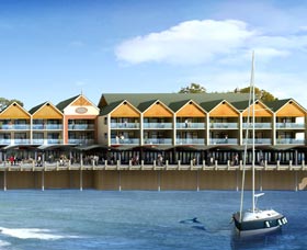 Quality Suites Crest Mandurah - Perisher Accommodation 0