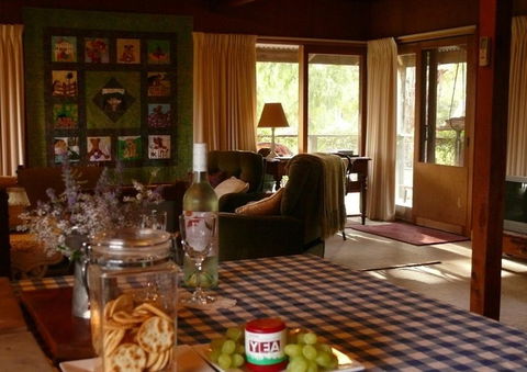 The Burrow At Wombat Bend Bed And Breakfast - Perisher Accommodation 2