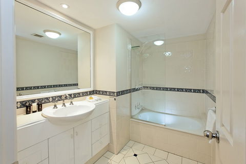 La Grande Apartments Broadbeach - Perisher Accommodation 3
