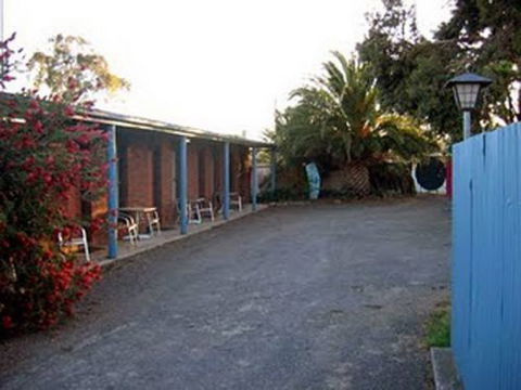 La Cochon Rose Motel & Art Gallery - Perisher Accommodation 0