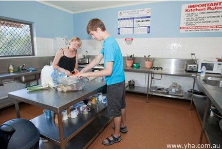 Coffs Harbour YHA - Perisher Accommodation 3