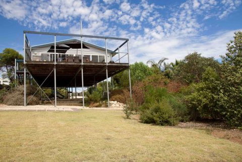 Coral Sands Luxury Beach House - Perisher Accommodation 7