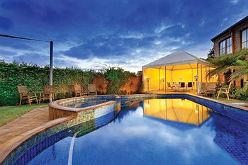 Best Western Plus Buckingham International - Perisher Accommodation 4