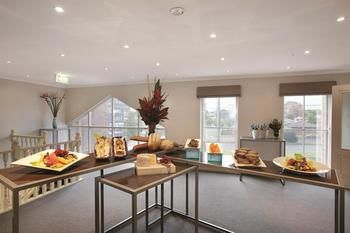 Best Western Plus Buckingham International - Perisher Accommodation 13
