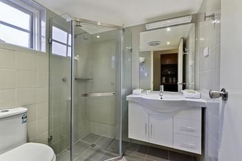 Best Western Plus Buckingham International - Perisher Accommodation 25
