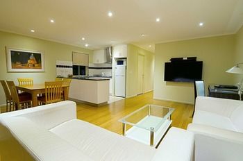 Best Western Plus Buckingham International - Perisher Accommodation 40