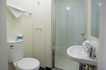 City Edge North Melbourne - Perisher Accommodation 5