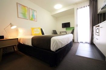 City Edge North Melbourne - Perisher Accommodation 12
