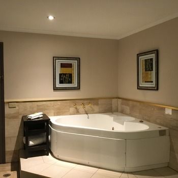 Eltham Gateway Hotel - Perisher Accommodation 5