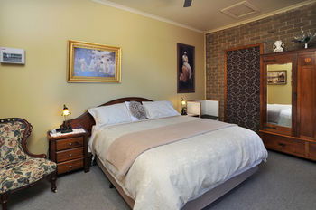 Langbrook Estate Cottages - Perisher Accommodation 4