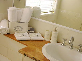 Apple Tree Cottage & Studio - Perisher Accommodation 3