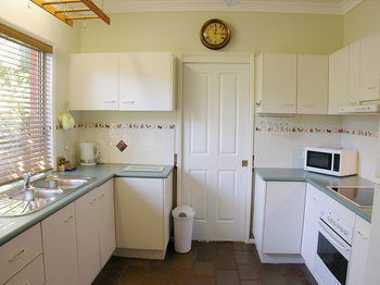 Apple Tree Cottage & Studio - Perisher Accommodation 10