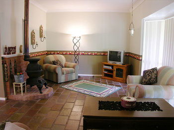 Apple Tree Cottage & Studio - Perisher Accommodation 11