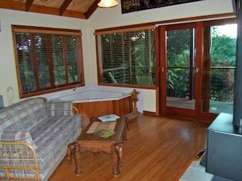 Maleny Tropical Retreat Balinese B&b - Perisher Accommodation 6
