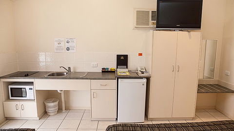 BEST WESTERN Caboolture Central Motor Inn - Perisher Accommodation 0