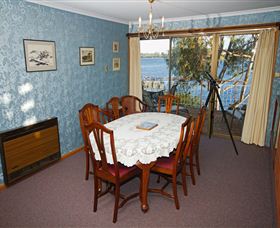 Waterside Accommodation - Derwent Retreat - Perisher Accommodation 2