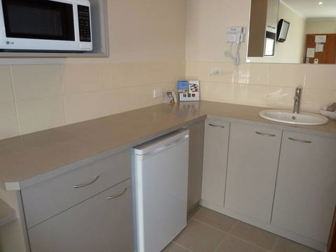 Werribee Motel & Apartments - Perisher Accommodation 2