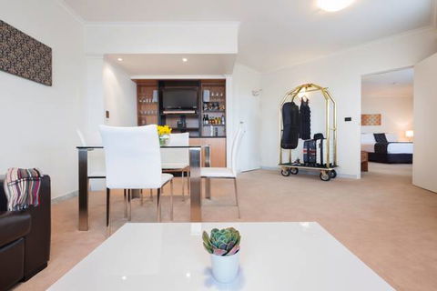 Diplomat Hotel - Perisher Accommodation 0