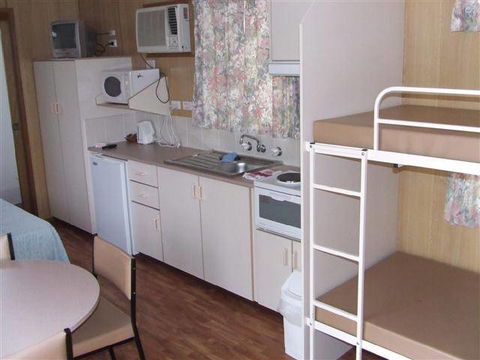 Grenfell Caravan Park - Perisher Accommodation 2