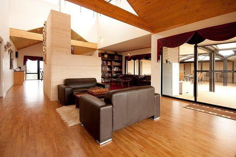 Sensational Heights Bed & Breakfast - Perisher Accommodation 4