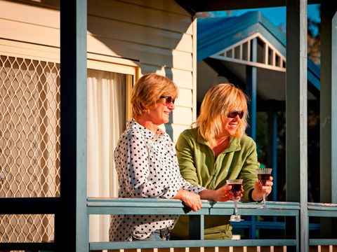 Urana Aquatic Centre Caravan Park - Perisher Accommodation 7