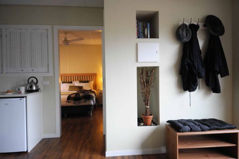 Gisborne Peak Winery  Cottages - Perisher Accommodation 6