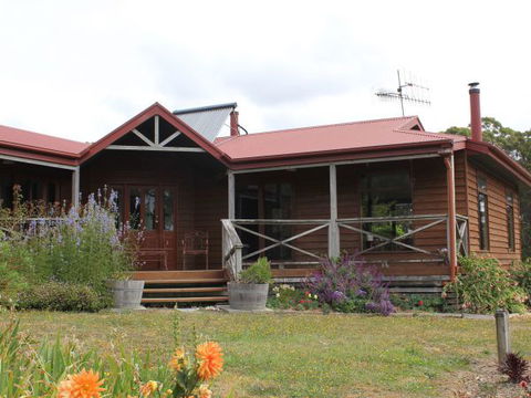 Eagle's Roost Farmstay B&B - Perisher Accommodation 0
