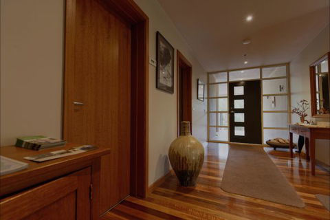 Eugenie's Luxury Accommodation - Perisher Accommodation 9