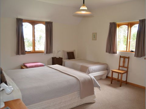 Herons Rise Vineyard Accommodation - Perisher Accommodation 0