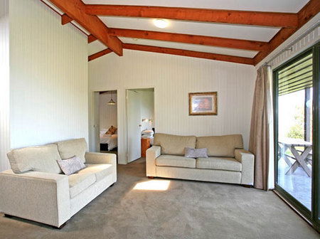 Beacon Point Ocean View Villas - Perisher Accommodation 4