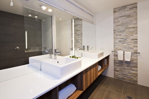 BEST WESTERN PLUS Ballarat Suites - Perisher Accommodation 0