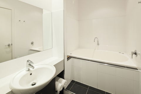 BEST WESTERN PLUS Ballarat Suites - Perisher Accommodation 4