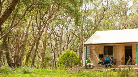 Mount Lofty Cottage YHA - Perisher Accommodation 0