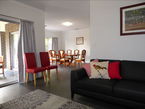 Adelaide Holiday House - Perisher Accommodation 0