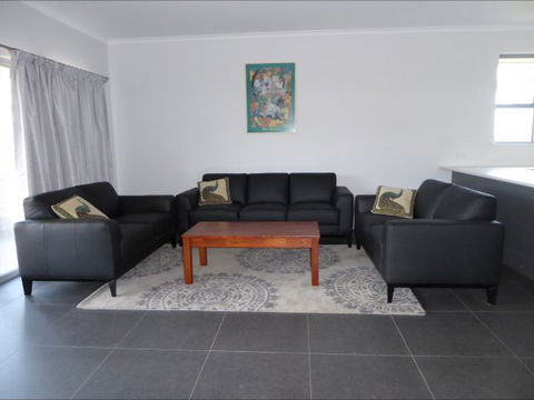 Adelaide Holiday House - Perisher Accommodation 5