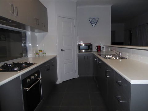 Adelaide Holiday House - Perisher Accommodation 6
