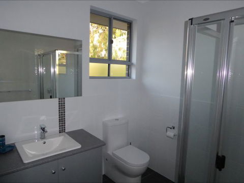 Adelaide Holiday House - Perisher Accommodation 8