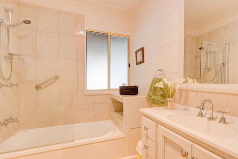 All About Me Bed And Breakfast - Perisher Accommodation 3