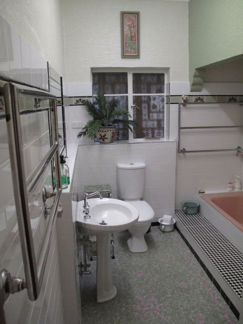 B&B Wodonga - Art Deco Accommodation - Perisher Accommodation 8