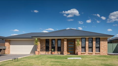 Barossa Family Holiday Home - Perisher Accommodation 3