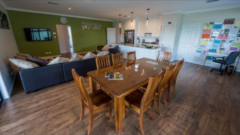 Barossa Family Holiday Home - Perisher Accommodation 5