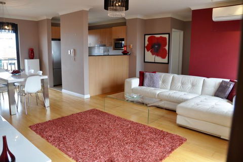 Best Apartment In The Heart Of Sydney’s Little Italy - Perisher Accommodation 0
